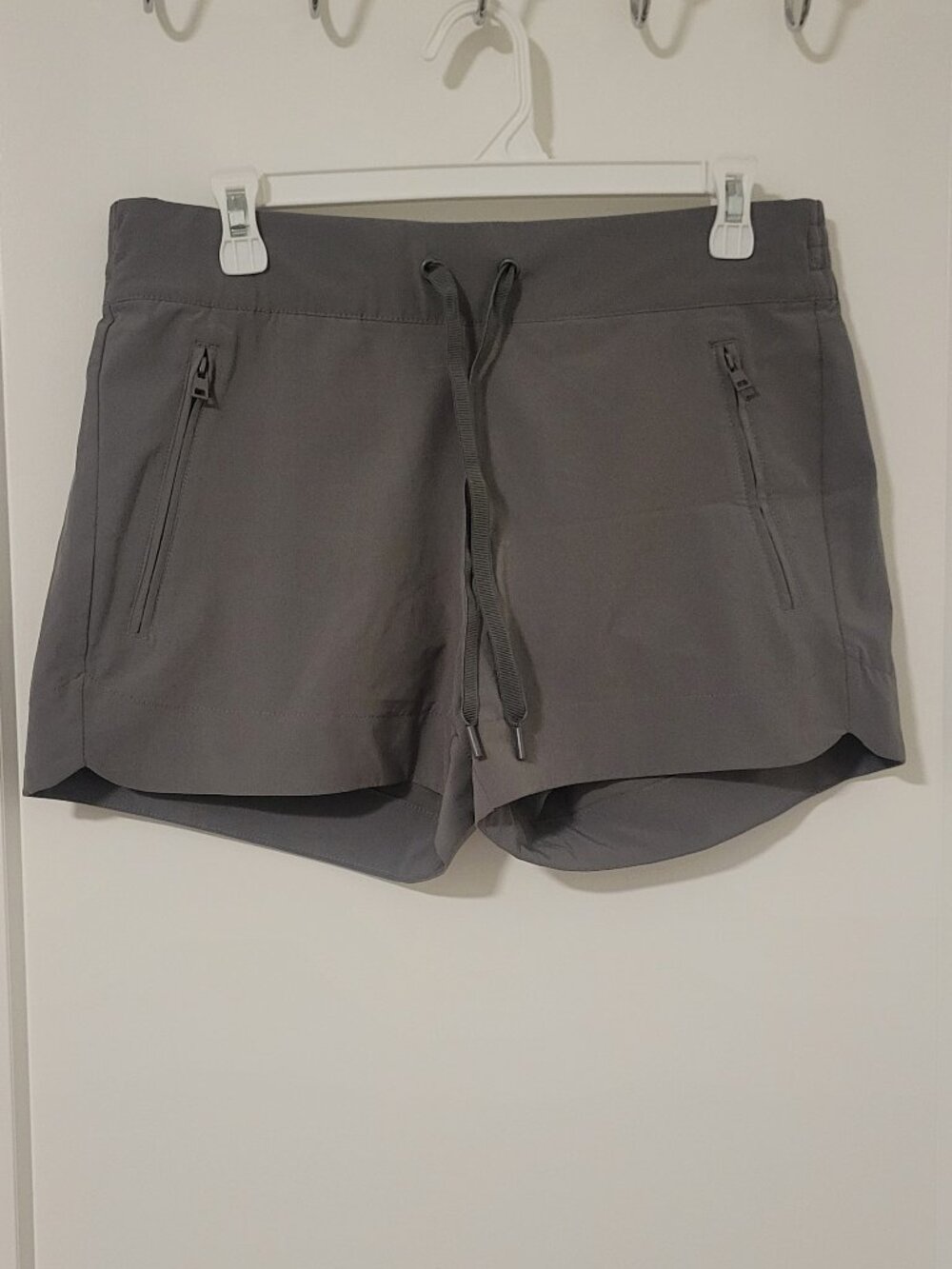 90 Degree by Reflex Charcoal Grey Drawstring Athletic Shorts - Size M